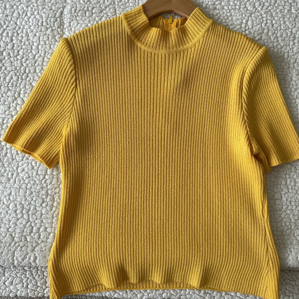 ST. JOHN KNIT